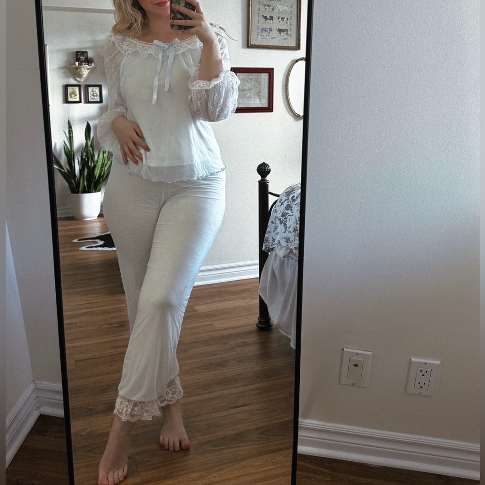 Mesh Lace Ruffled Edge Bow Pajama set